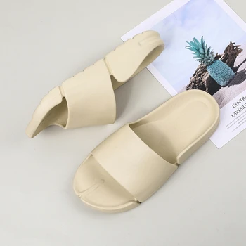 Vysoká Kvalita Non-Slip Papuče Pre Mužov JE Kúpeľňa Pohodlné A Módne Bežné Vonkajšie Mäkké Jediným 2021 Nové Plážové Sandále